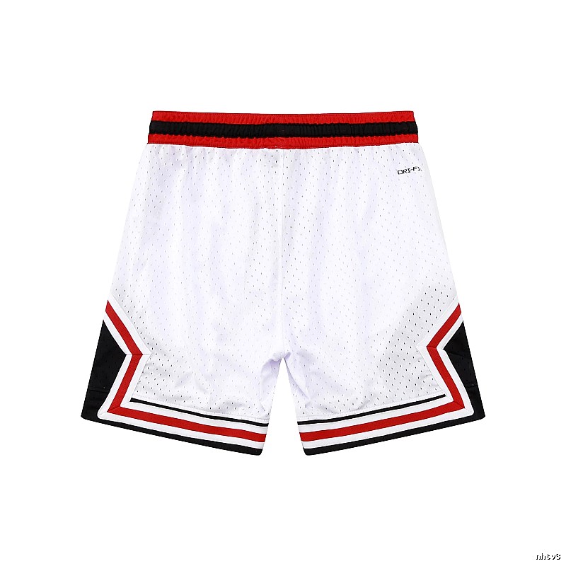 AJ sporty white shorts