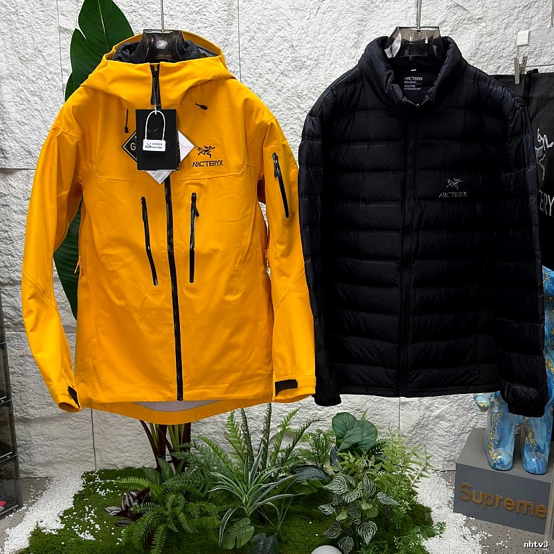 Arc’teryx black-colored down jacket