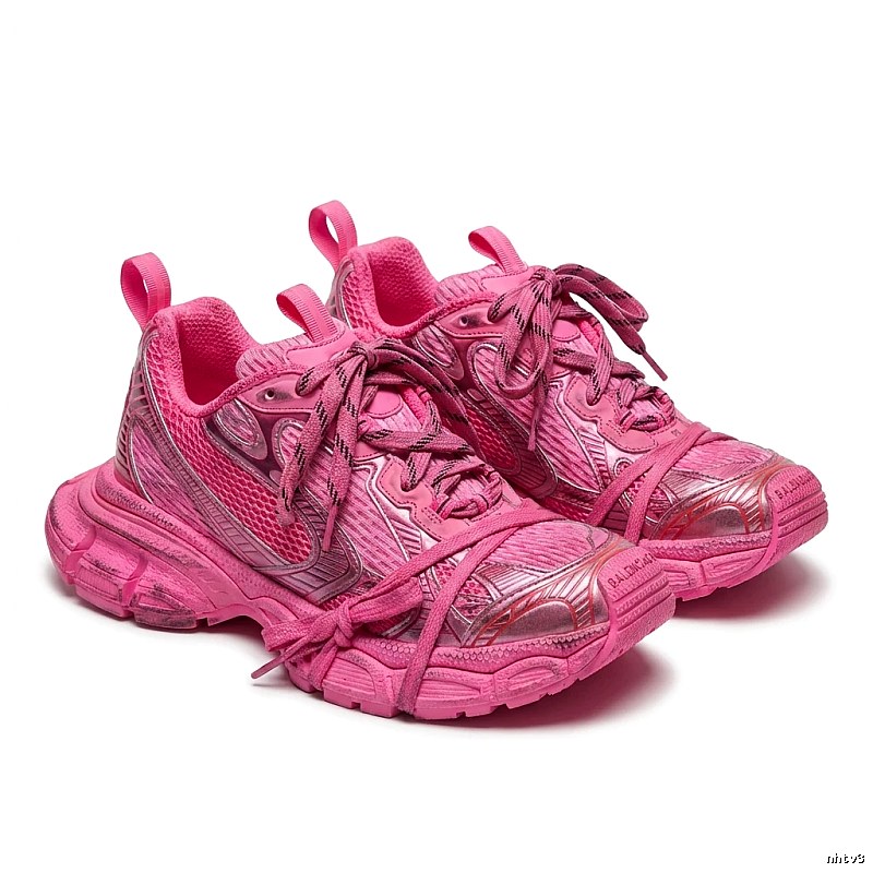 Balenciaga's dad-style pink shoes