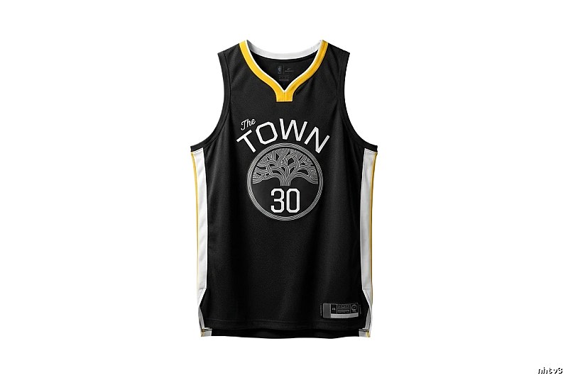 Black basketball uniforms of Curry The TOWN