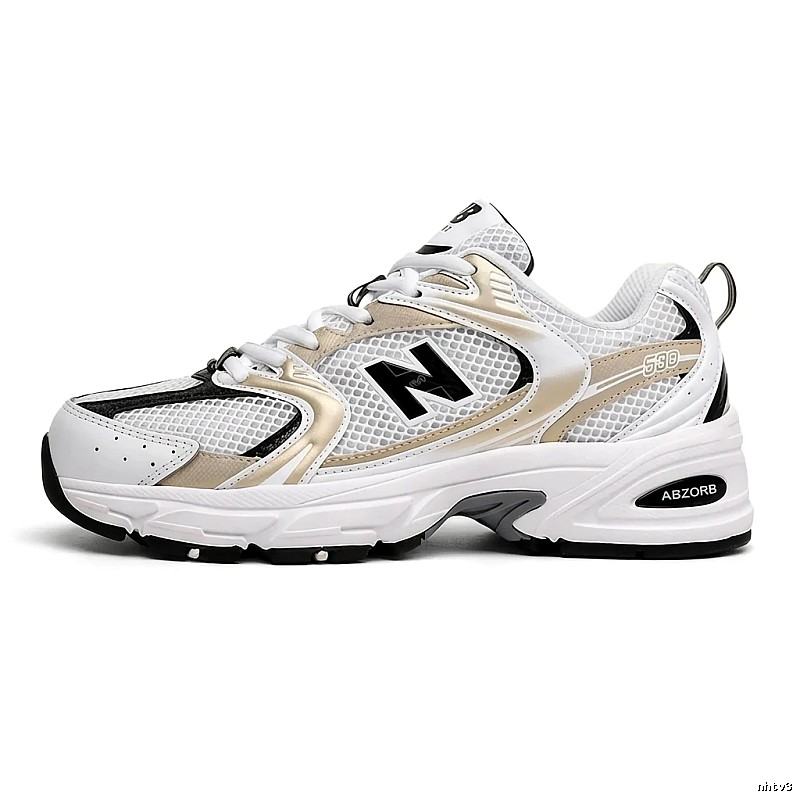 New Balance 580 retro-style sports shoes