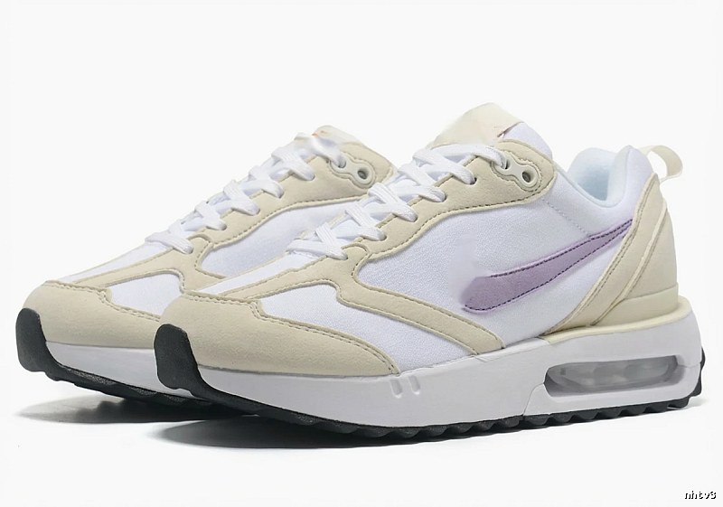 Nike retro-style off-white sports shoes
