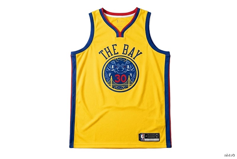 Stephenen Curry's yellow and blue retro-style jersey