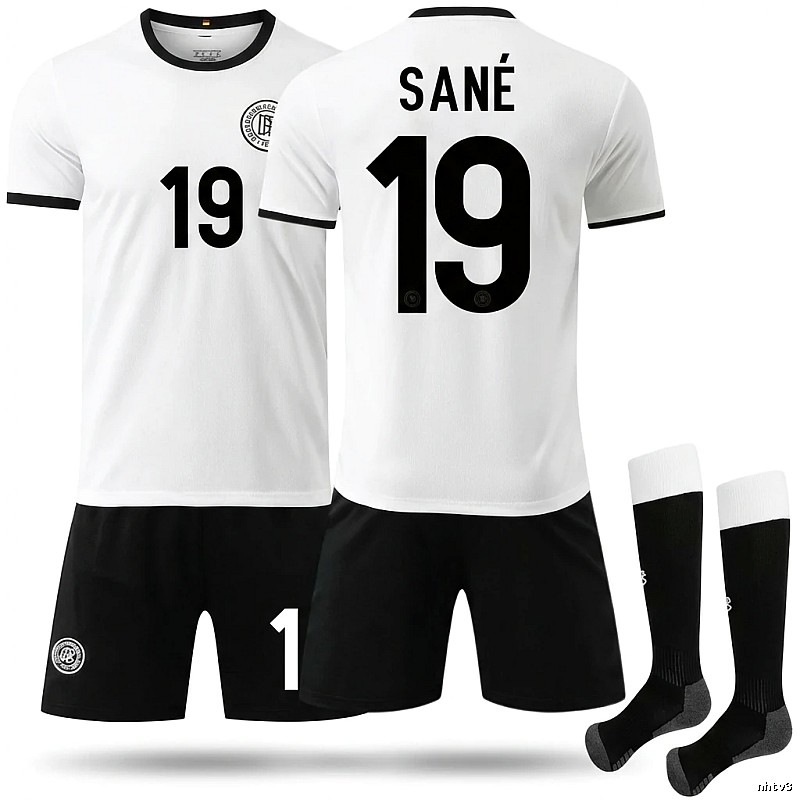 The simple black and white jersey of No. 19 of the German team.